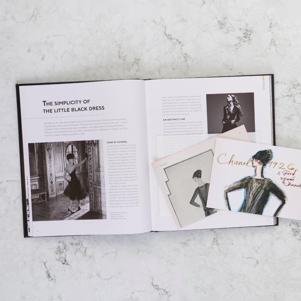 CHANEL Absolutely Coffee Table Book with Black and White Cover - Catherine Örmen - Picture 10 of 10